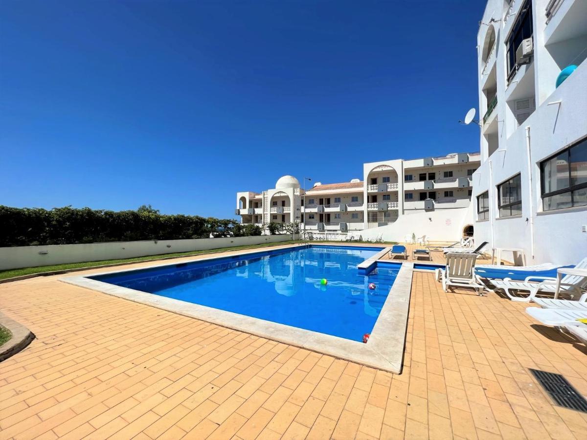 Classic With Pool By Homing Albufeira