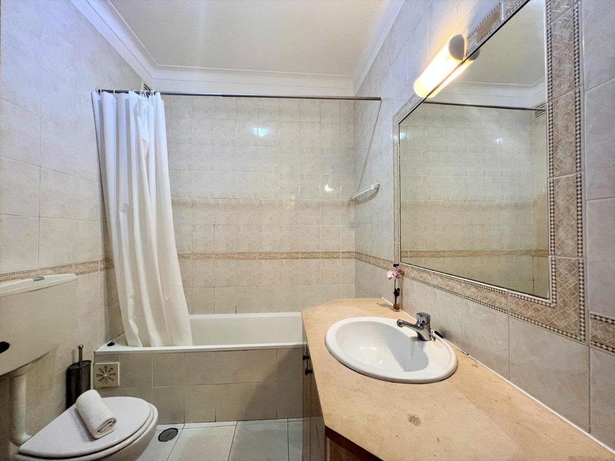 Classic With Pool By Homing Apartment
