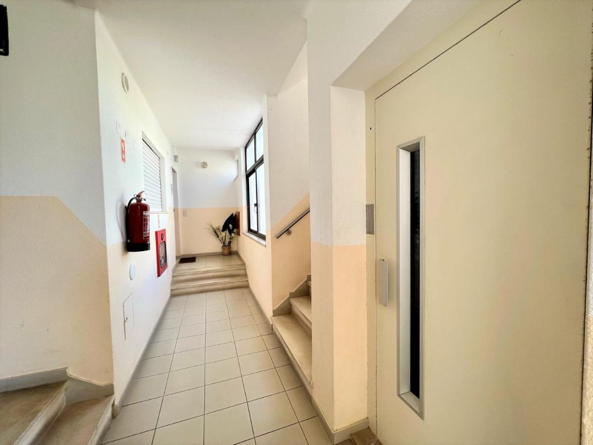 Apartment Classic With Pool By Homing